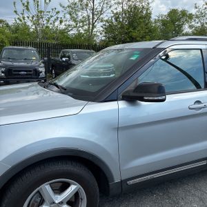 FORD EXPLORER XLT - 2