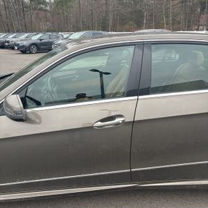 MERCEDES-BENZ E-CLASS - 4