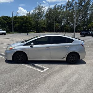 صورة 3 لـ 2015 Toyota PRIUS THREE