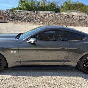 FORD MUSTANG GT PREMIUM - 4