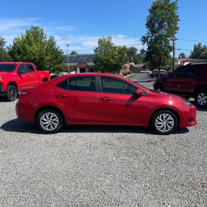 صورة 10 لـ 2018 Toyota COROLLA LE