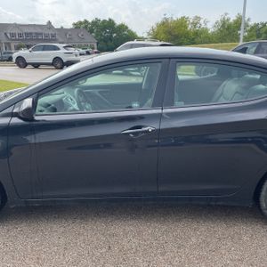 صورة 4 لـ 2012 Hyundai ELANTRA GLS