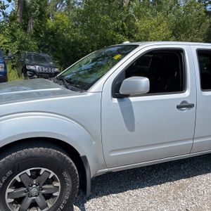 2018 Nissan FRONTIER SV 照片 2