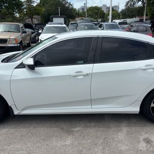 صورة 4 لـ 2019 Honda CIVIC LX