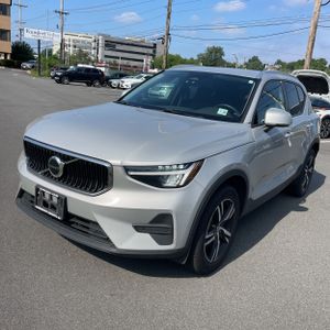2023 Volvo XC40 CORE — фото 1