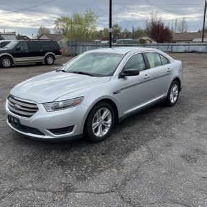 FORD TAURUS SE - 1