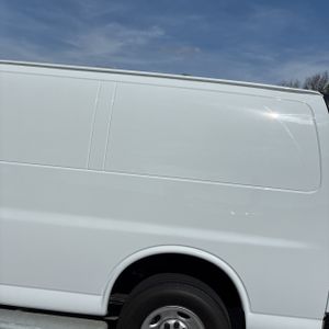 CHEVROLET EXPRESS 2500 - 6