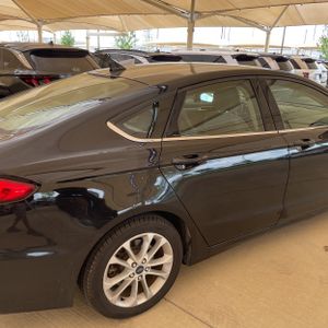 FORD FUSION SE - 8