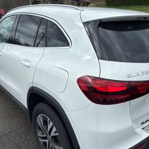 MERCEDES-BENZ GLA - 6