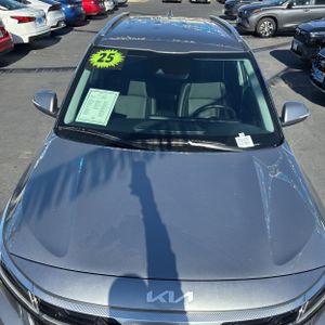 2025 KIA SELTOS EX — миниатюра 15