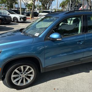 2018 Volkswagen TIGUAN LIMITED 2.0T — фото 2