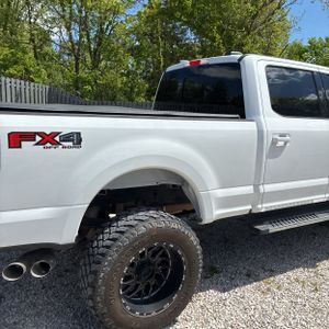 FORD F-250 SUPER DUTY LARIAT - 9