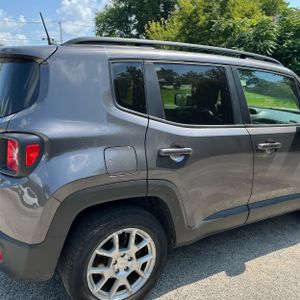 صورة 9 لـ 2021 JEEP RENEGADE LATITUDE