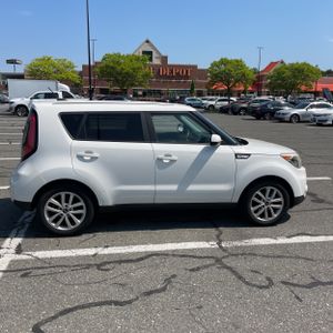KIA SOUL + - 10