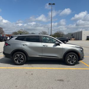 KIA SPORTAGE LX - 10