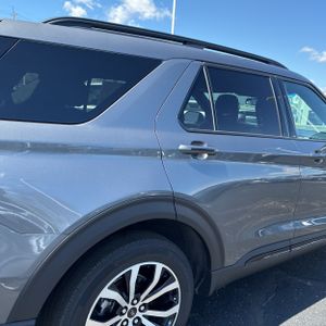 FORD EXPLORER ST - 9