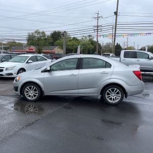 CHEVROLET SONIC LT AUTO - 3