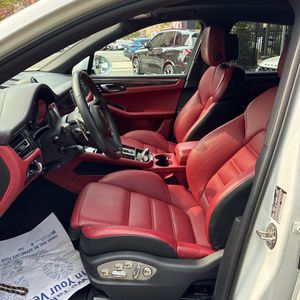 2023 Porsche MACAN GTS — миниатюра 32