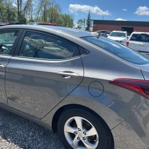 HYUNDAI ELANTRA SE - 6