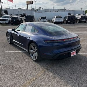 PORSCHE TAYCAN BASE - 5