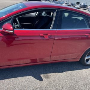 FORD FUSION SE - 4