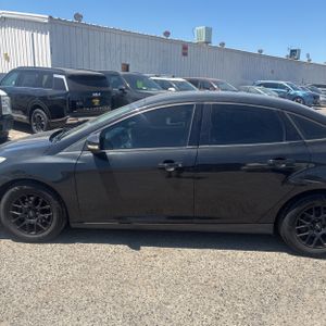 FORD FOCUS SE - 4