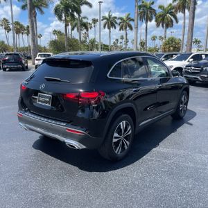 MERCEDES-BENZ GLA - 8