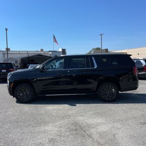 CHEVROLET SUBURBAN LS - 3