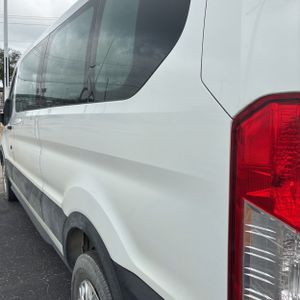 FORD TRANSIT-350 PASSENGER V. XLT - 6
