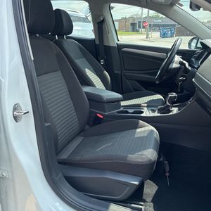 صورة مصغرة 32 لـ 2024 Volkswagen JETTA S