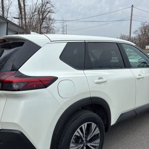 NISSAN ROGUE SV - 9