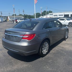 2012 Chrysler 200 LX 照片 8