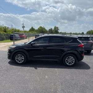 HYUNDAI TUCSON SE - 3