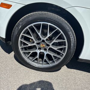 2018 Porsche MACAN BASE — фото 17