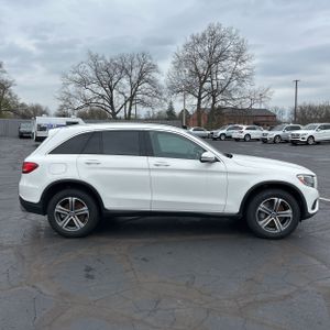 MERCEDES-BENZ GLC - 10