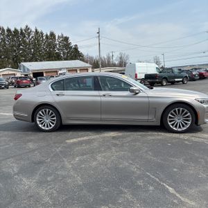 BMW 740I XDRIVE - 10