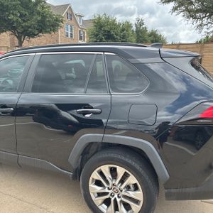 صورة 5 لـ 2022 Toyota RAV4 XLE PREMIUM