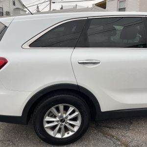 KIA SORENTO LX - 9