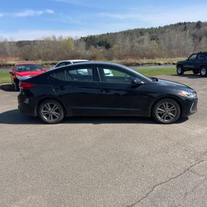 HYUNDAI ELANTRA VALUE EDITION - 10