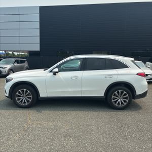 2025 Mercedes-BENZ GLC photo 3