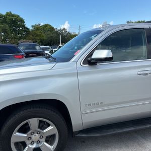 2018 Chevrolet TAHOE LS 照片 2