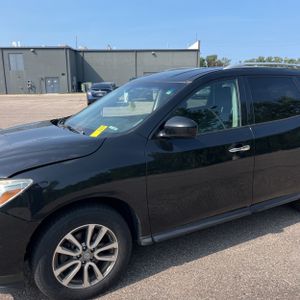 2015 Nissan PATHFINDER SV 照片 2