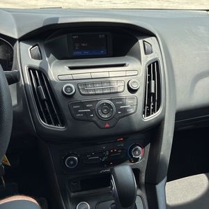 صورة مصغرة 38 لـ 2017 FORD FOCUS SE