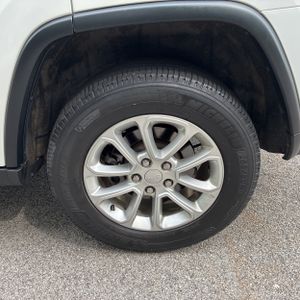 2021 JEEP GRAND CHEROKEE LAREDO E — миниатюра 17