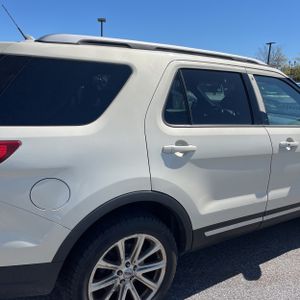 FORD EXPLORER XLT - 9