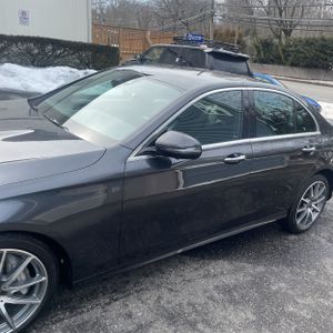 MERCEDES-BENZ E-CLASS - 4
