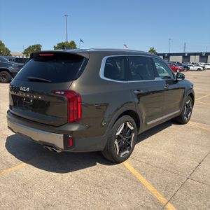 صورة 8 لـ 2025 KIA TELLURIDE S