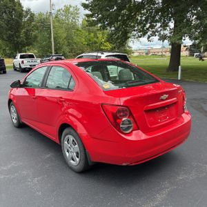 صورة 5 لـ 2015 Chevrolet SONIC LS AUTO