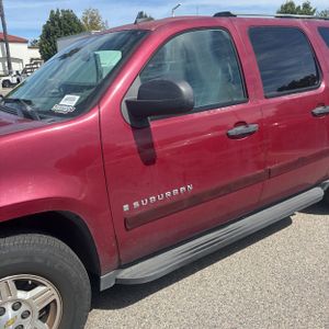 CHEVROLET SUBURBAN LS - 2