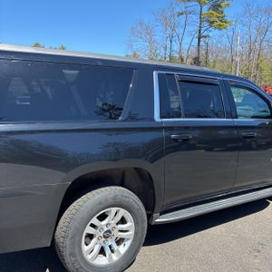 CHEVROLET SUBURBAN - 9